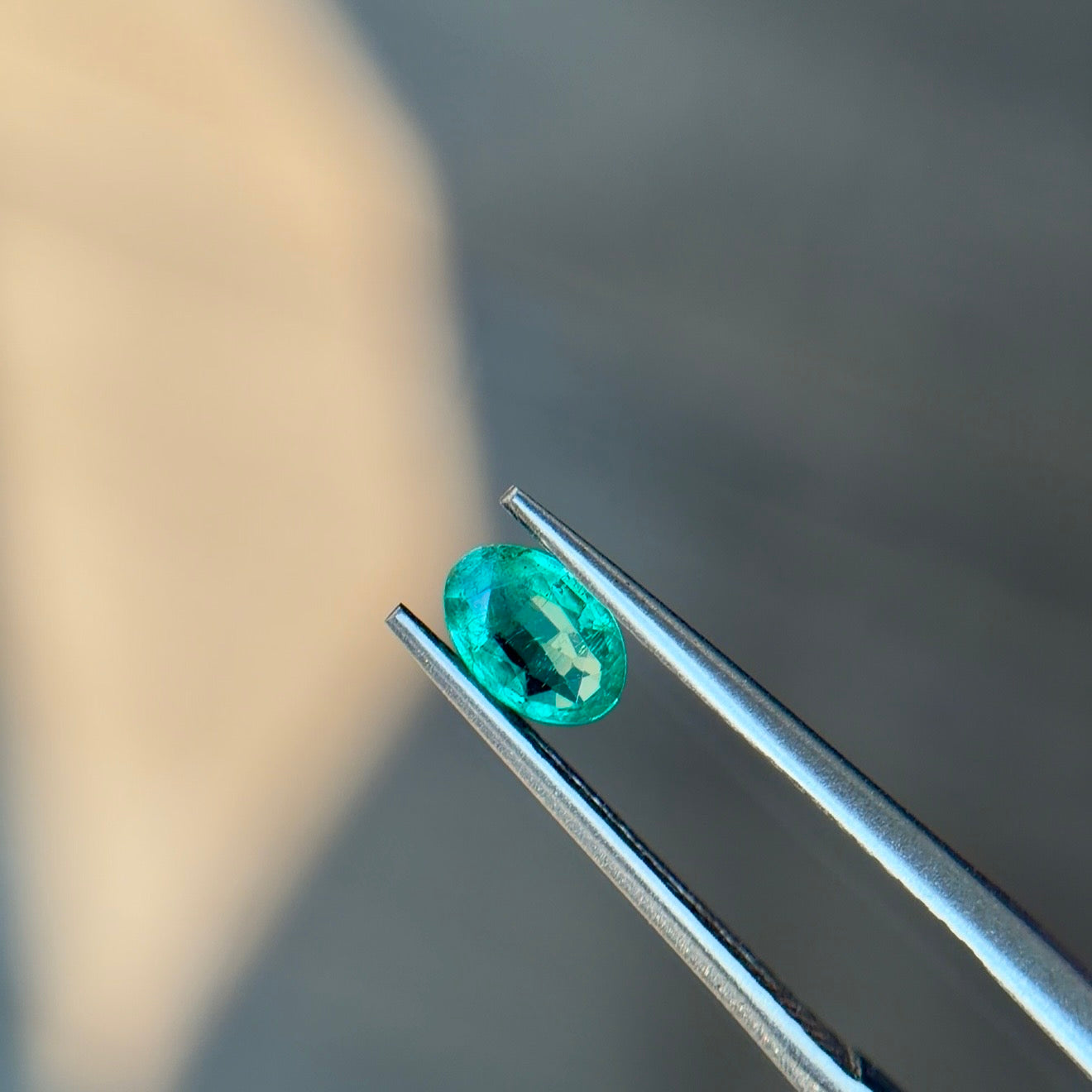 Sapphire Row 0.32 ct Natural Emerald Green, Oval Cut, Zambia, AIG Certified