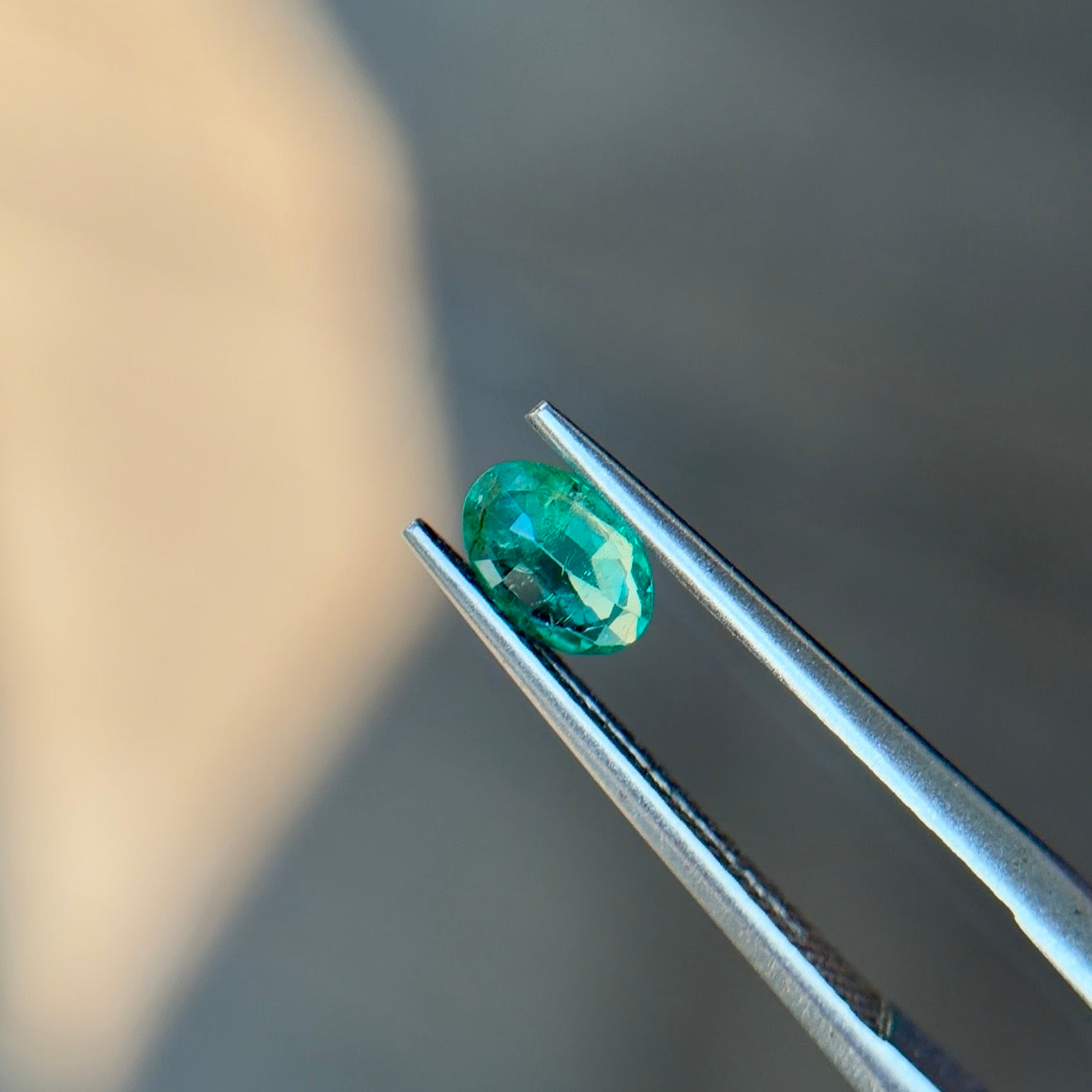 Sapphire Row 0.32 ct Natural Emerald Green, Oval Cut, Zambia, AIG Certified