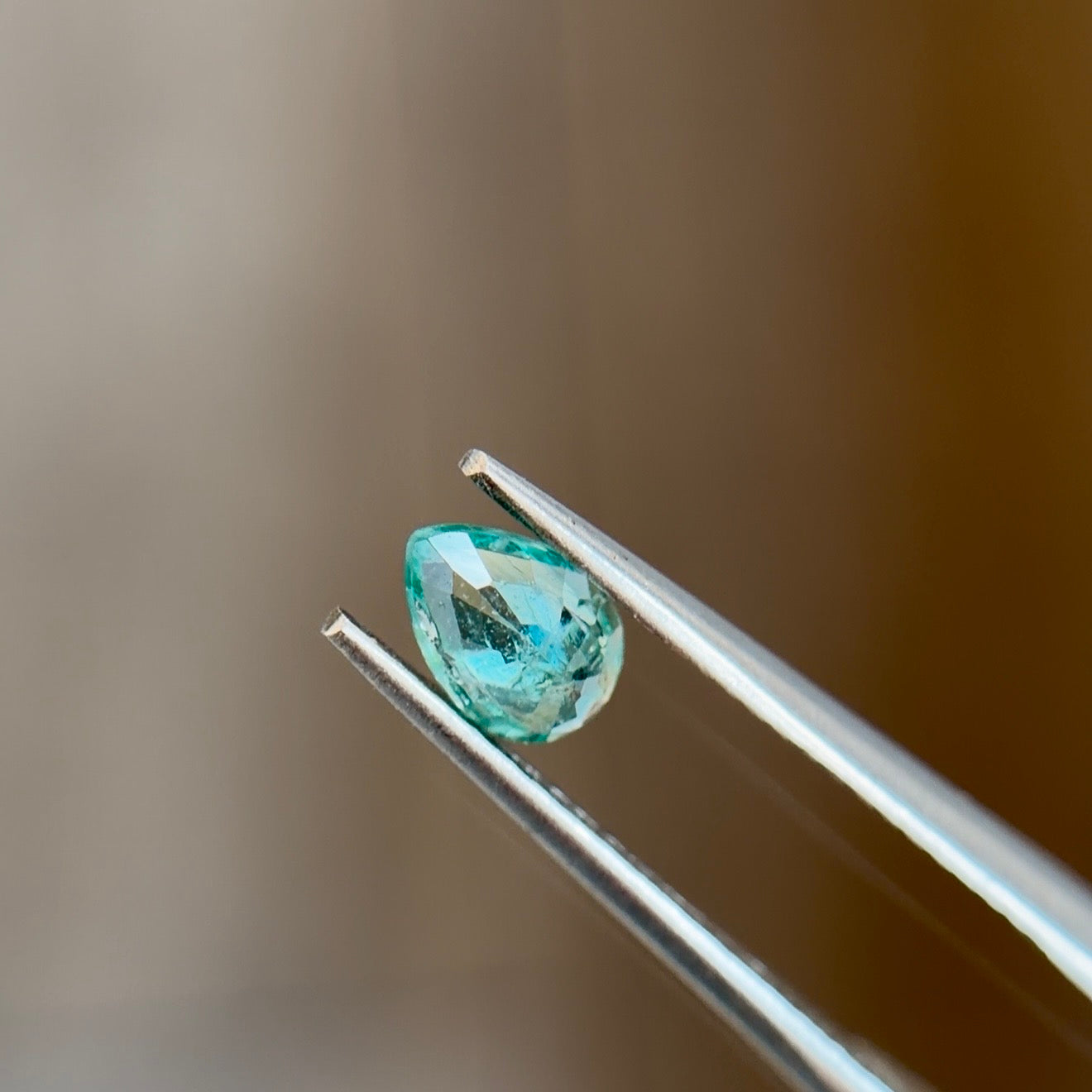 Sapphire Row 0.40 ct Natural Emerald Green, Pear Cut, Zambia, AIG Certified