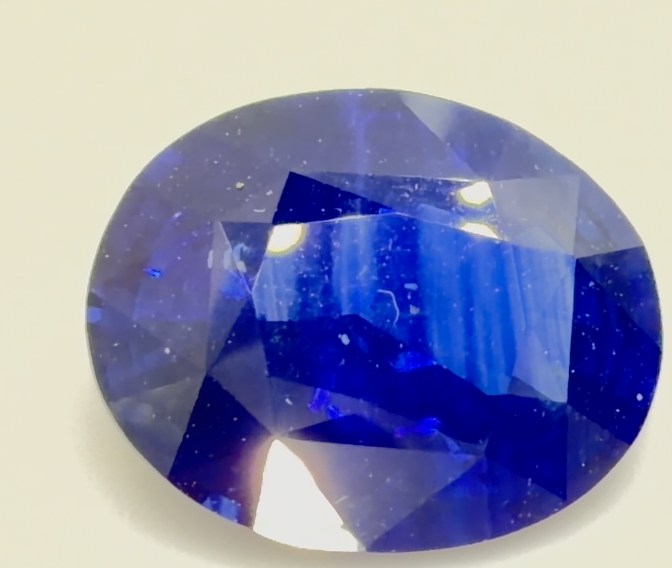 6.37 ct Blue (Royal) Sapphire – Oval Cut – Heated – Sri Lanka