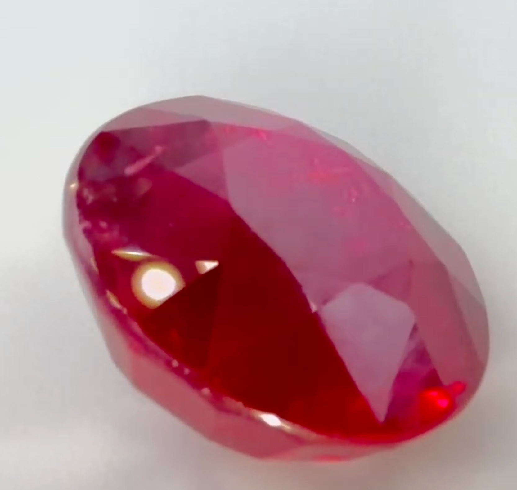 4.09 ct Red (Vivid) Ruby – Round Cut – Heated – Madagascar