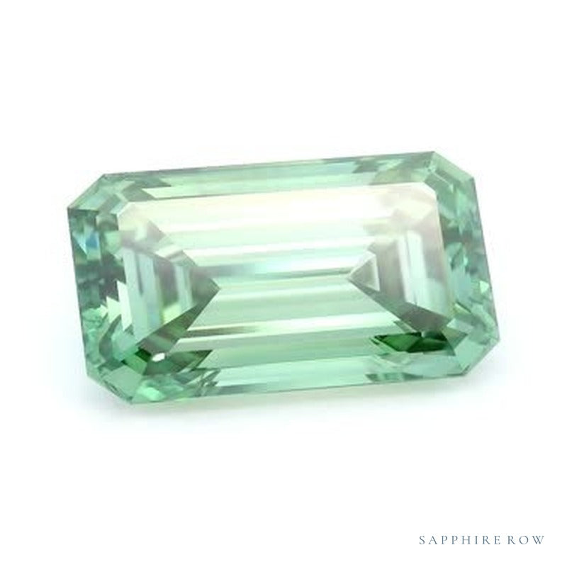 2.80 ct lab-grown fancy vivid green diamond, emerald cut | Sapphire Row · cut6