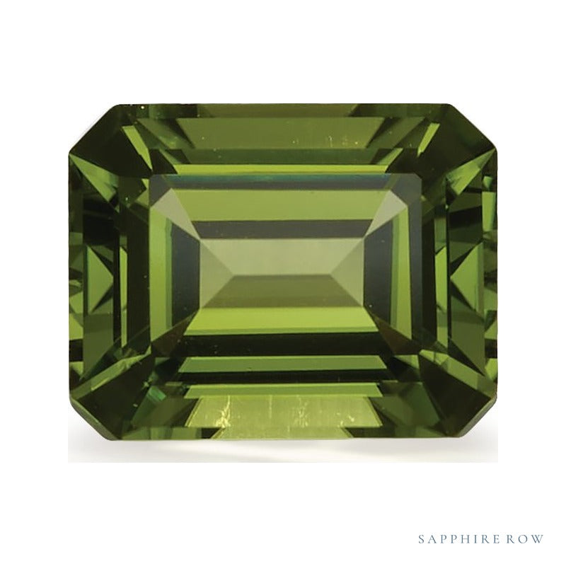 2.93 ct natural green peridot from Pakistan, emerald cut | Sapphire Row · cut7