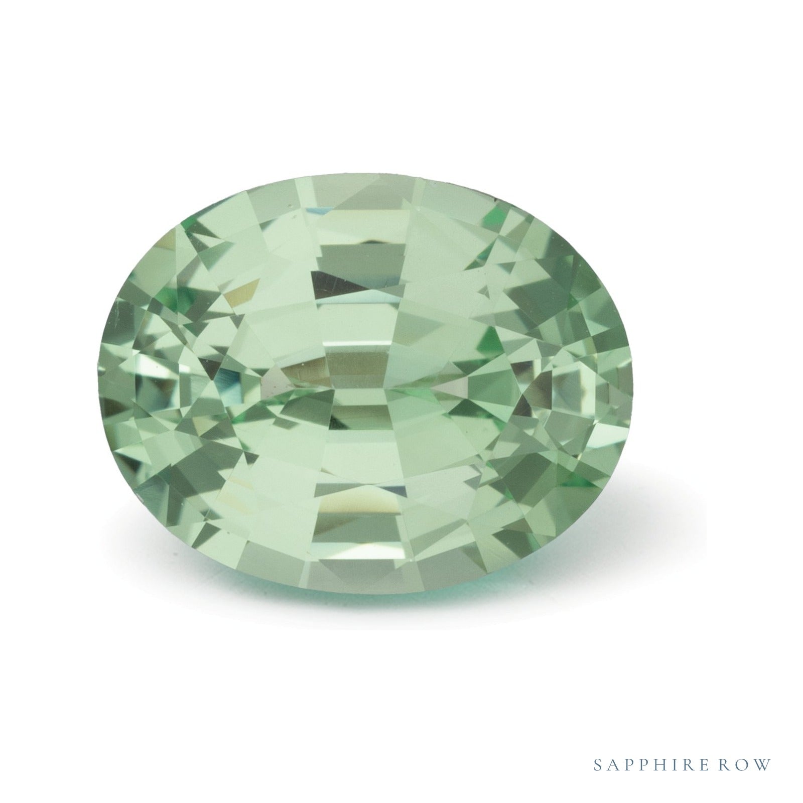 2.76 ct natural mint garnet from Tanzania, oval cut | Sapphire Row · cut4