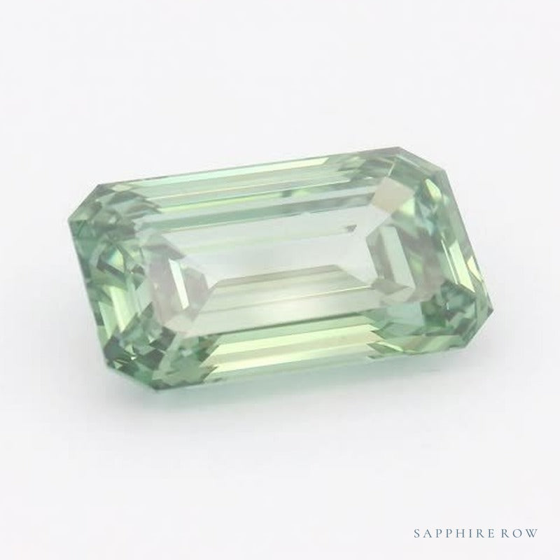 5.18 ct lab-grown fancy vivid green diamond, emerald cut | Sapphire Row · cut6