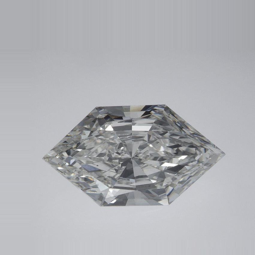 3.93 ct lab-grown diamond, elongated hexagon cut | Sapphire Row · cut7