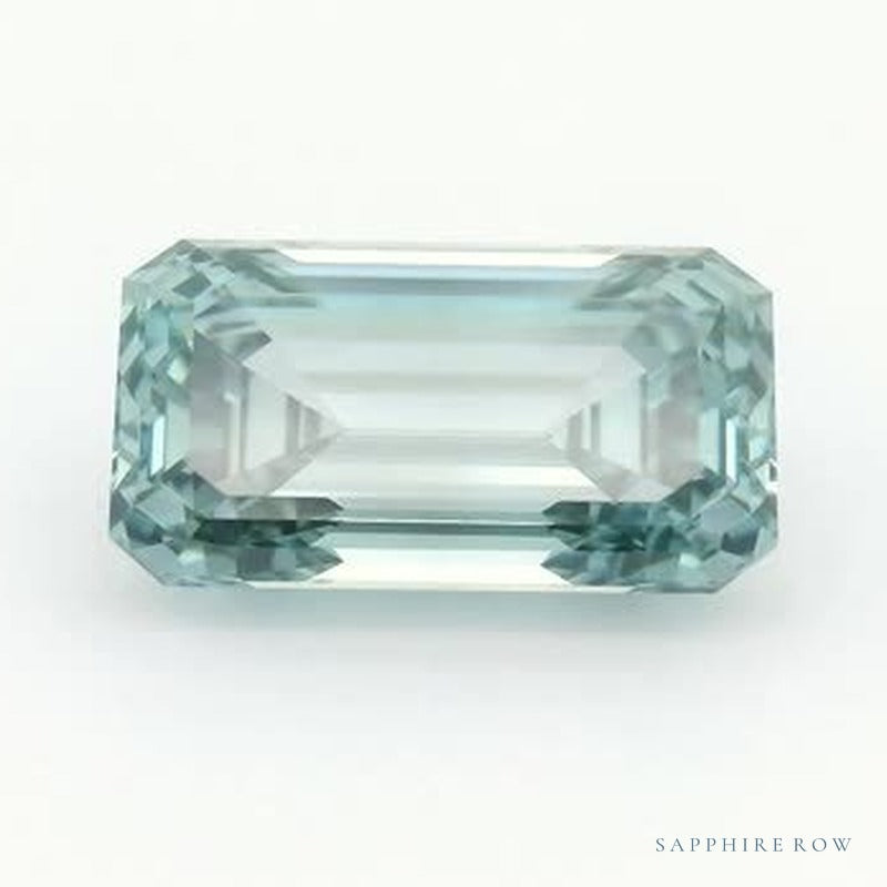 2.22 ct lab-grown fancy vivid green diamond, emerald cut | Sapphire Row · cut7