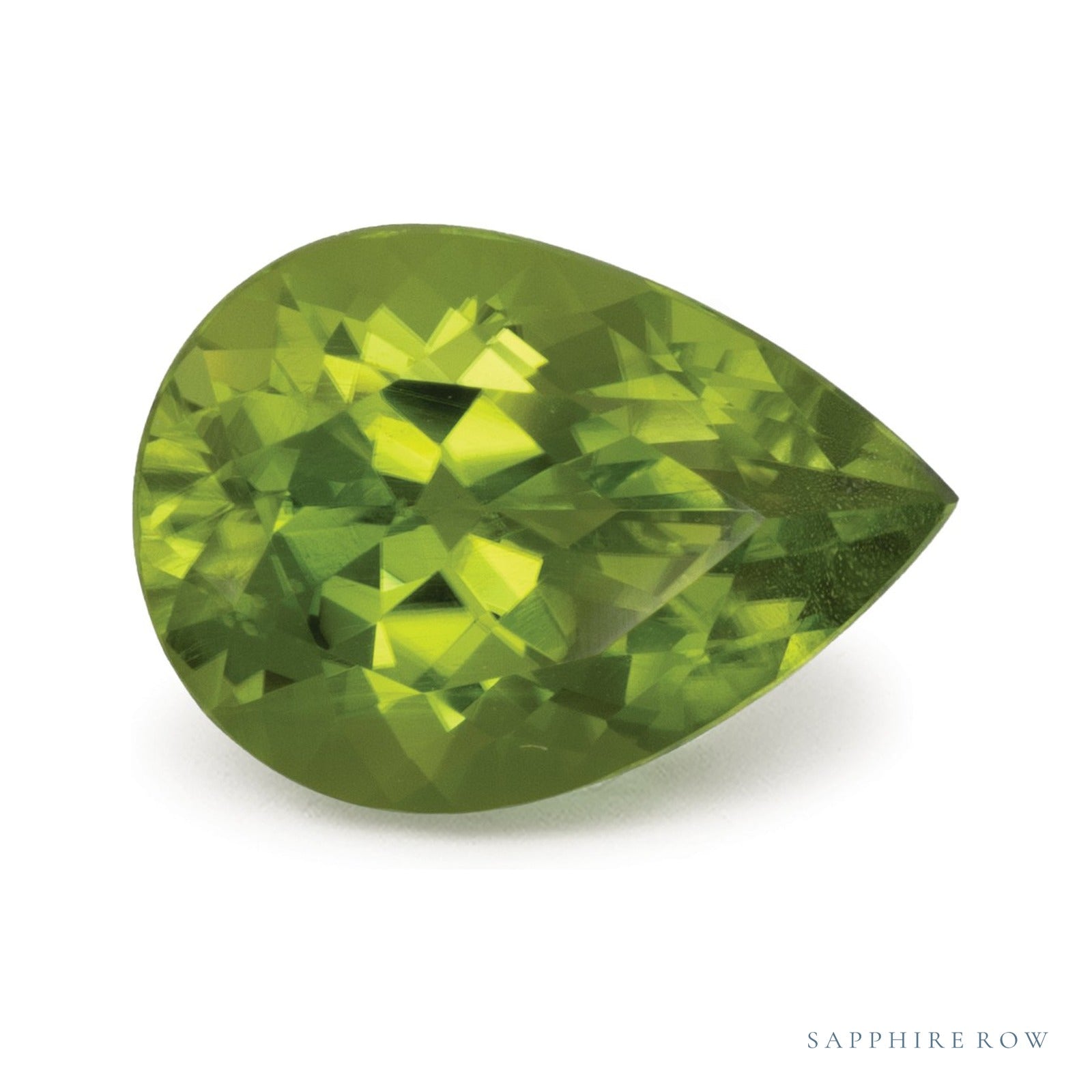 4.65 ct natural green peridot from Pakistan, pear cut | Sapphire Row · cut4