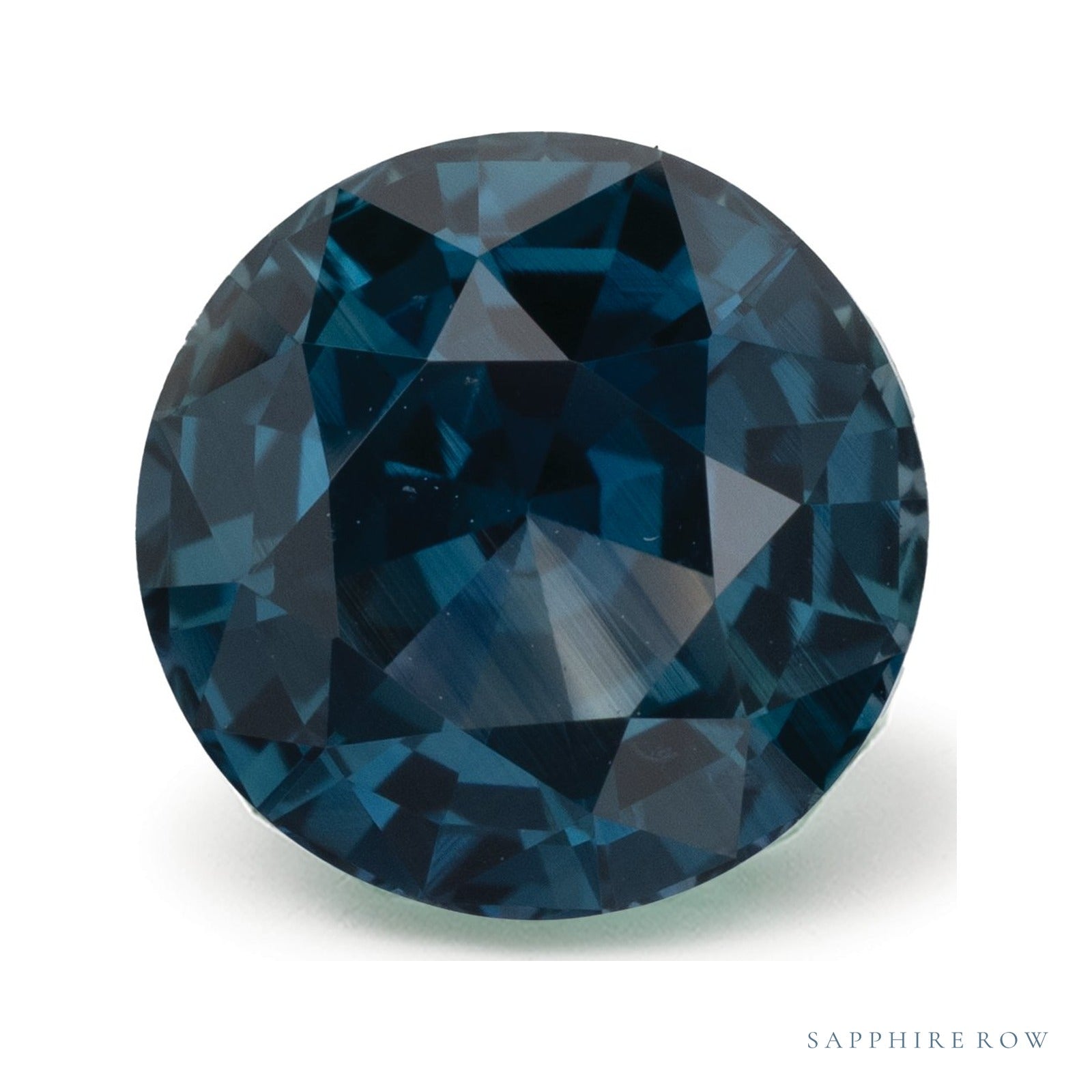 3.74 ct natural teal sapphire from Madagascar, round cut | Sapphire Row · cut4