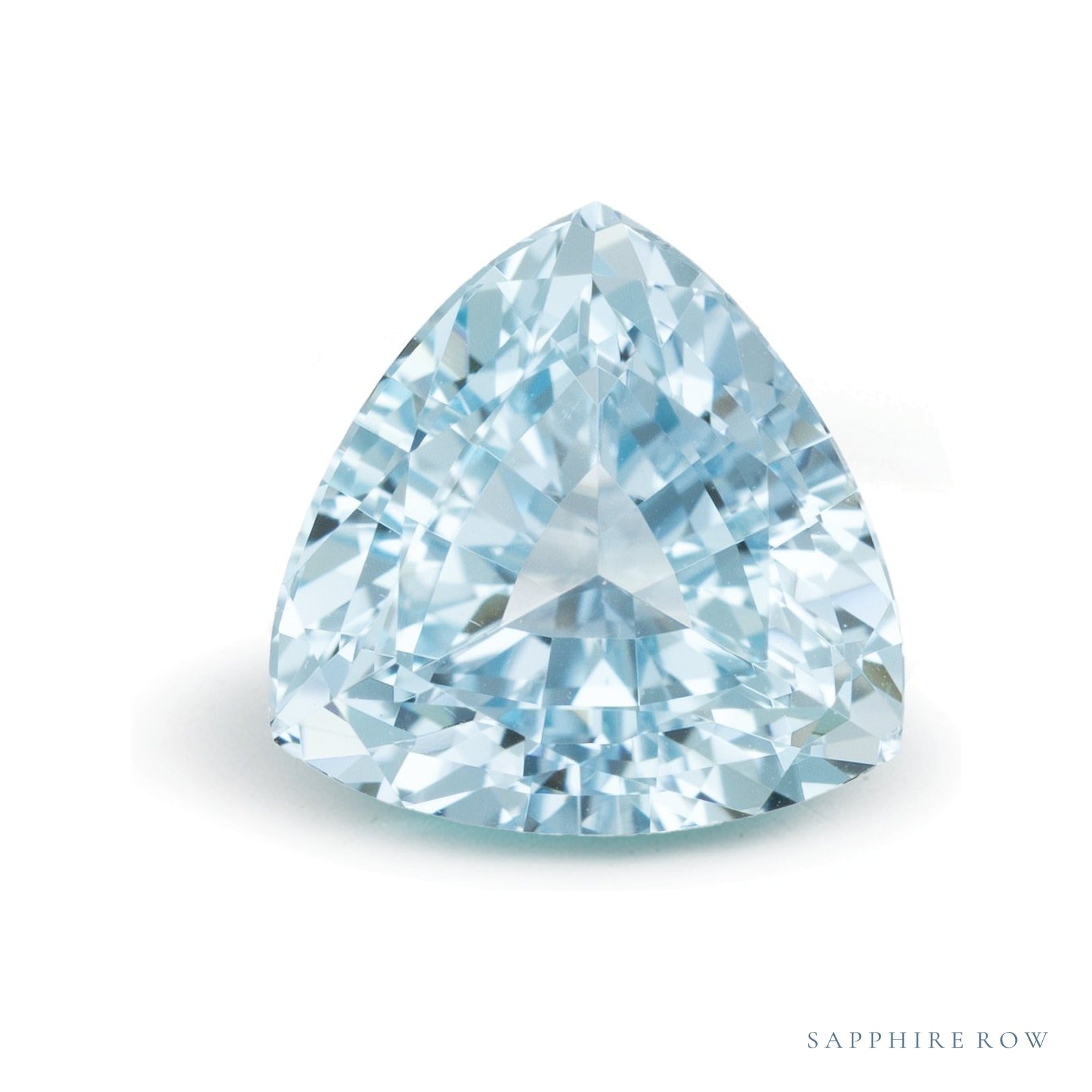 3.57 ct natural blue aquamarine from Madagascar, trillion cut | Sapphire Row · cut4