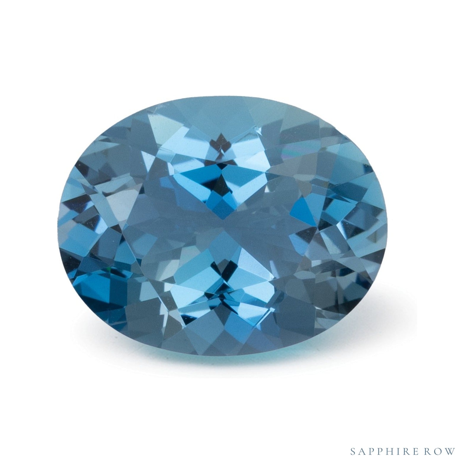 2.77 ct natural blue aquamarine from Mozambique, oval cut | Sapphire Row · cut4