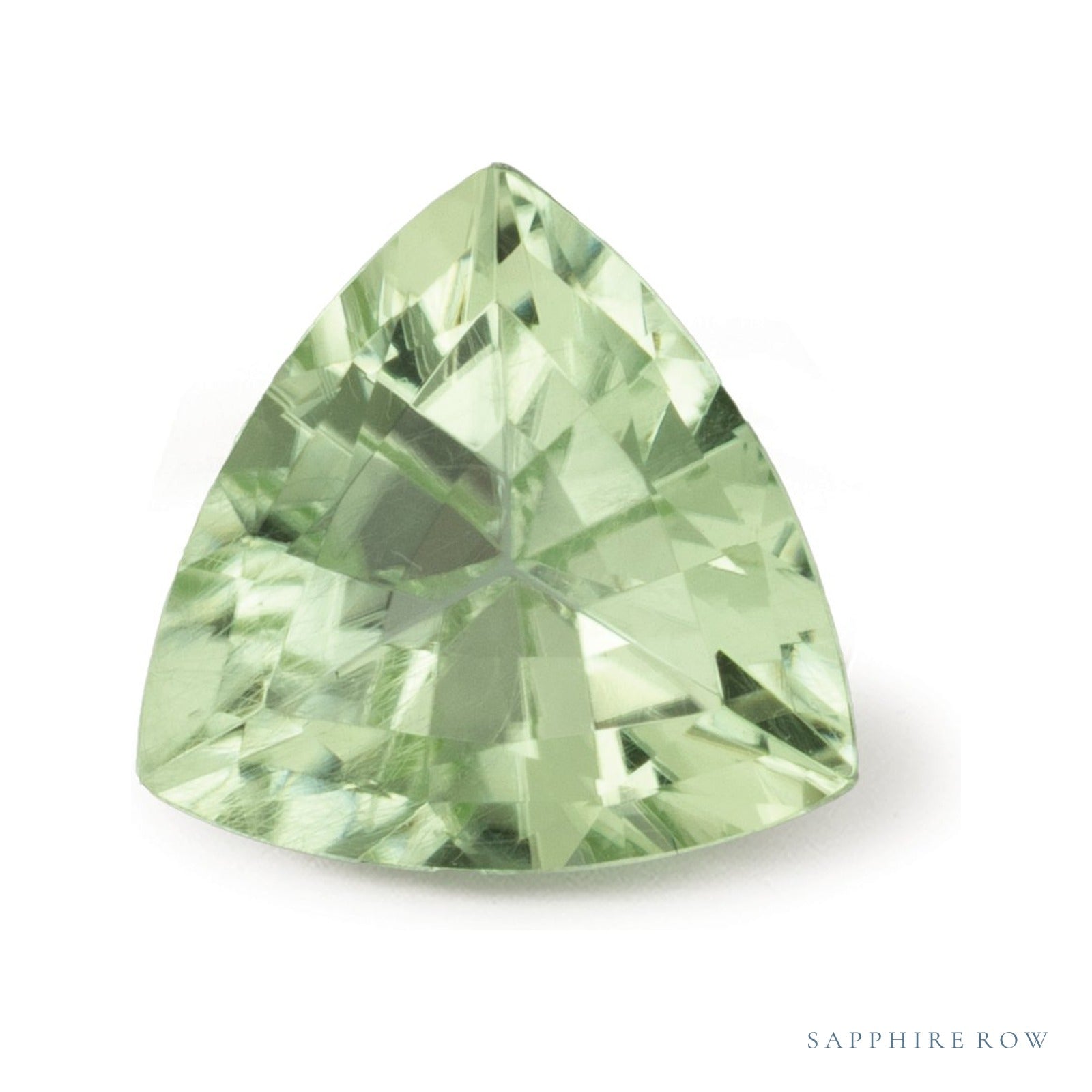 2.53 ct natural green peridot from Norway, trillion cut | Sapphire Row · cut4