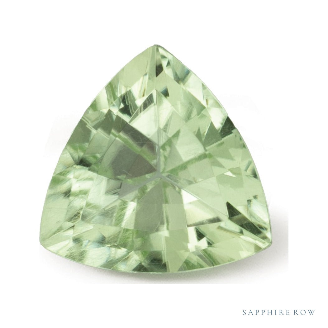 2.53 ct natural green peridot from Norway, trillion cut | Sapphire Row · cut7