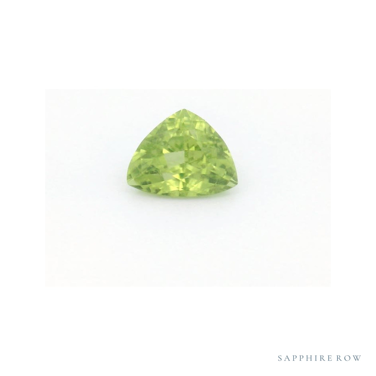 1.08 ct natural green peridot from Pakistan, trillion cut | Sapphire Row · cut4