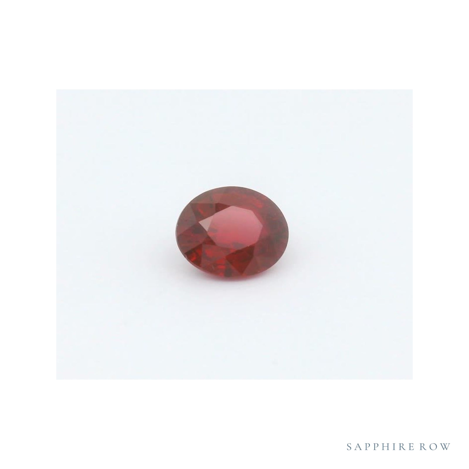 0.90 ct natural red ruby from Mozambique, round cut | Sapphire Row · cut4