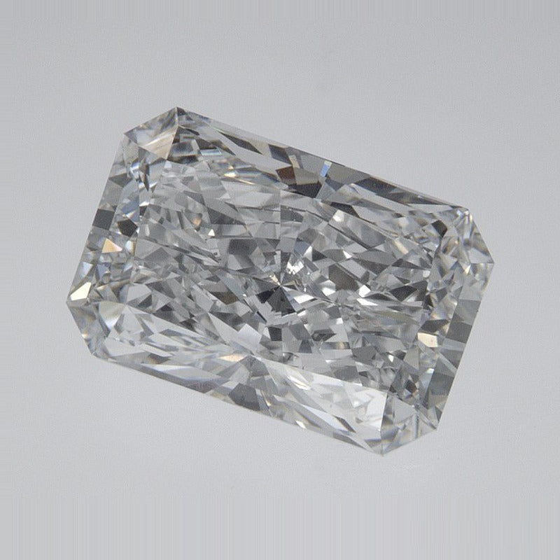 2.08 ct Lab-Grown Diamond – E VVS2 – Radiant Cut – IGI Certified — Sapphire Row · cut7