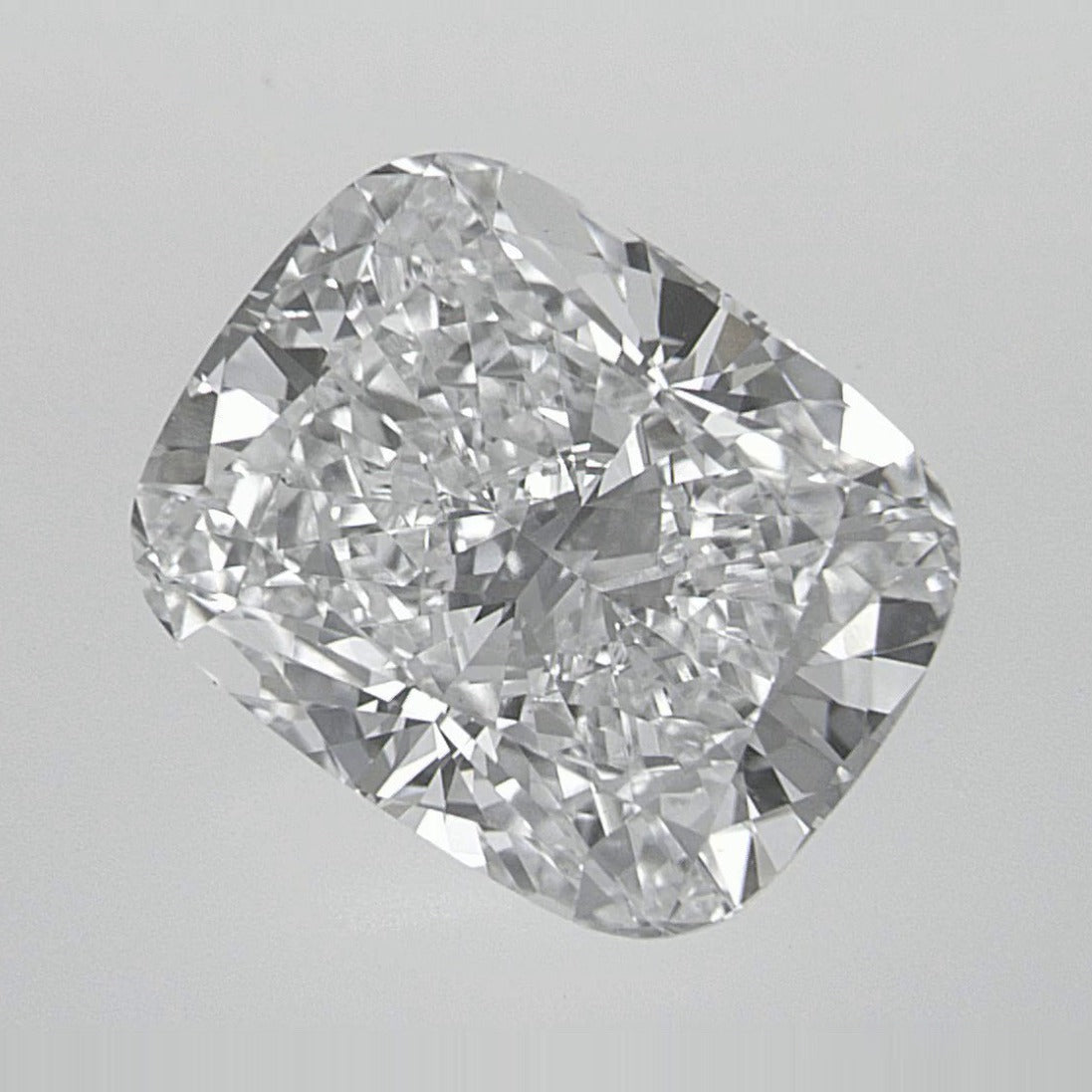 3.20 ct Lab-Grown Diamond – D VVS2 – Elongated Cushion Cut – IGI Certified — Sapphire Row · cut7