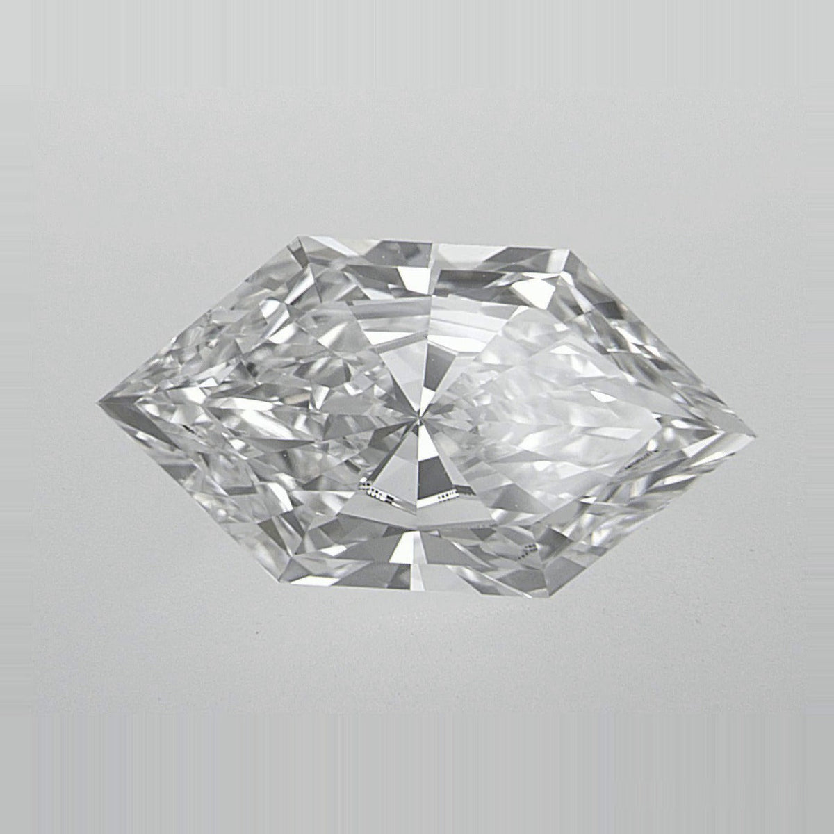 2.25 ct Lab-Grown Diamond – F VVS2 – Elongated Hexagon Cut – Duchess Faceted-cut – IGI Certified — Sapphire Row · cut7
