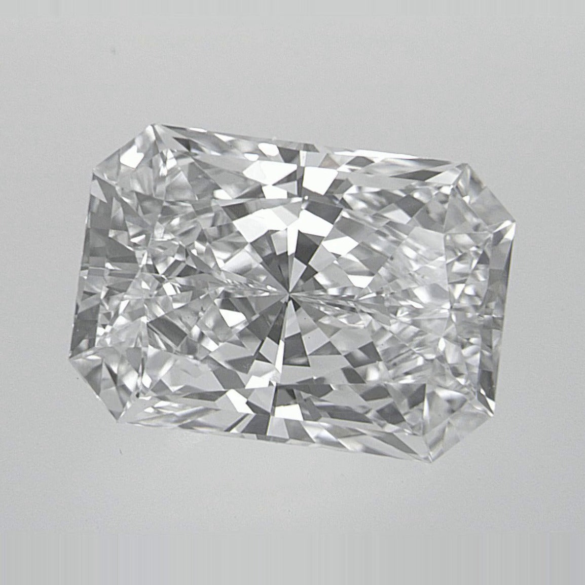 3.03 ct Lab-Grown Diamond – D VS1 – Radiant Cut – IGI Certified — Sapphire Row · cut7
