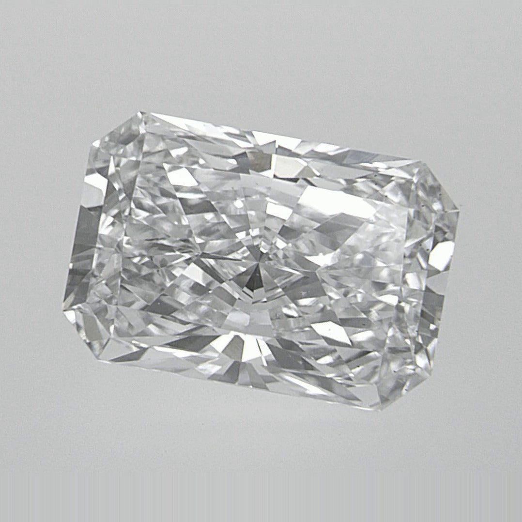 2.21 ct Lab-Grown Diamond – E VS2 – Radiant Cut – IGI Certified — Sapphire Row · cut7