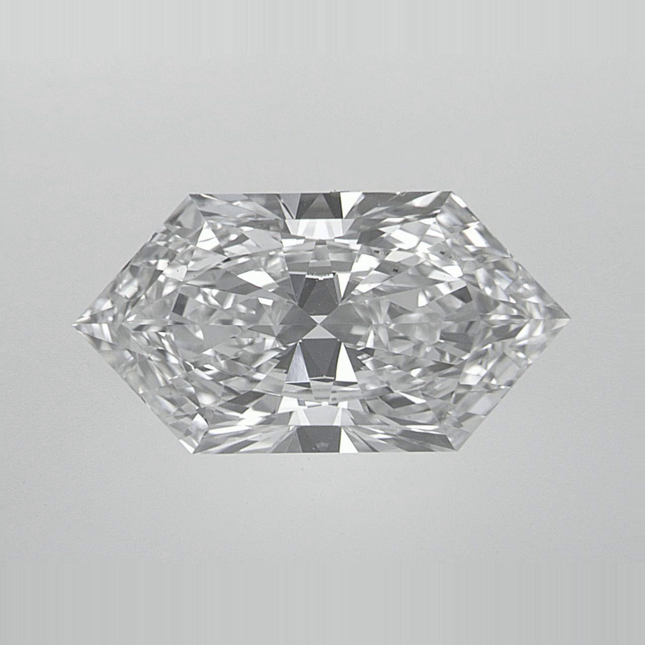 3.06 ct Lab-Grown Diamond – D VS1 – Elongated Hexagon Duchess Faceted-cut – IGI Certified — Sapphire Row · cut7