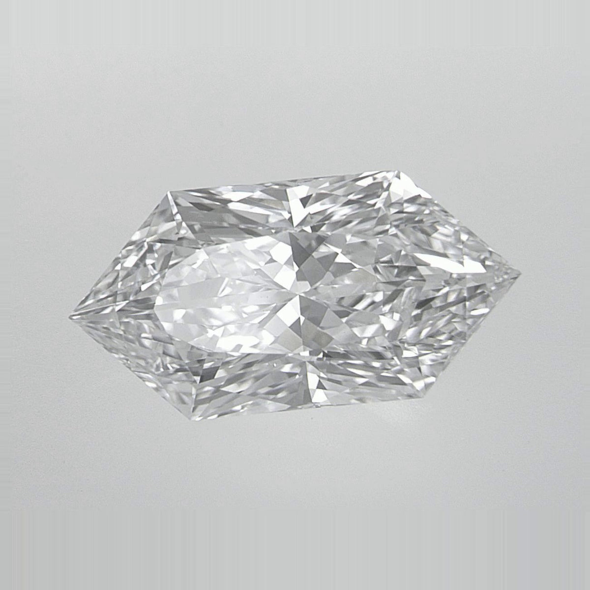 3.03 ct Lab-Grown Diamond – D VS1 – Elongated Hexagon Duchess Faceted-cut – IGI Certified — Sapphire Row · cut7