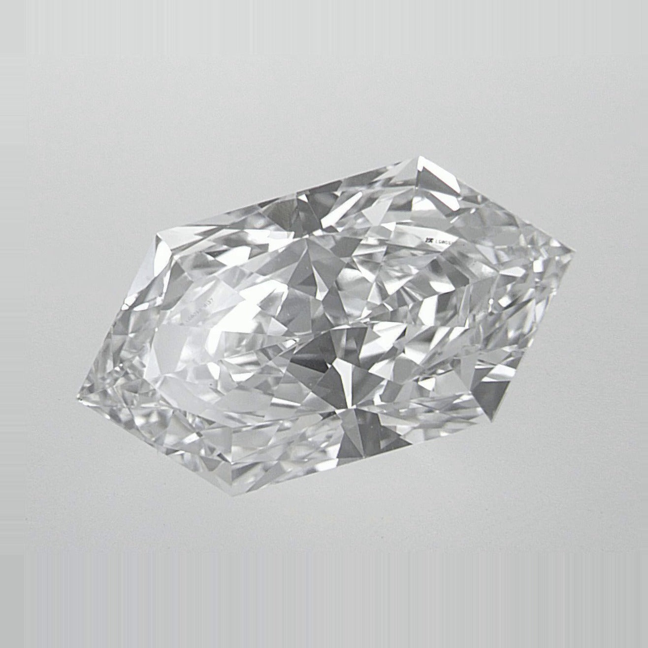 3.00 ct Lab-Grown Diamond – D VS1 – Elongated Hexagon Duchess Faceted-cut – IGI Certified — Sapphire Row · cut7