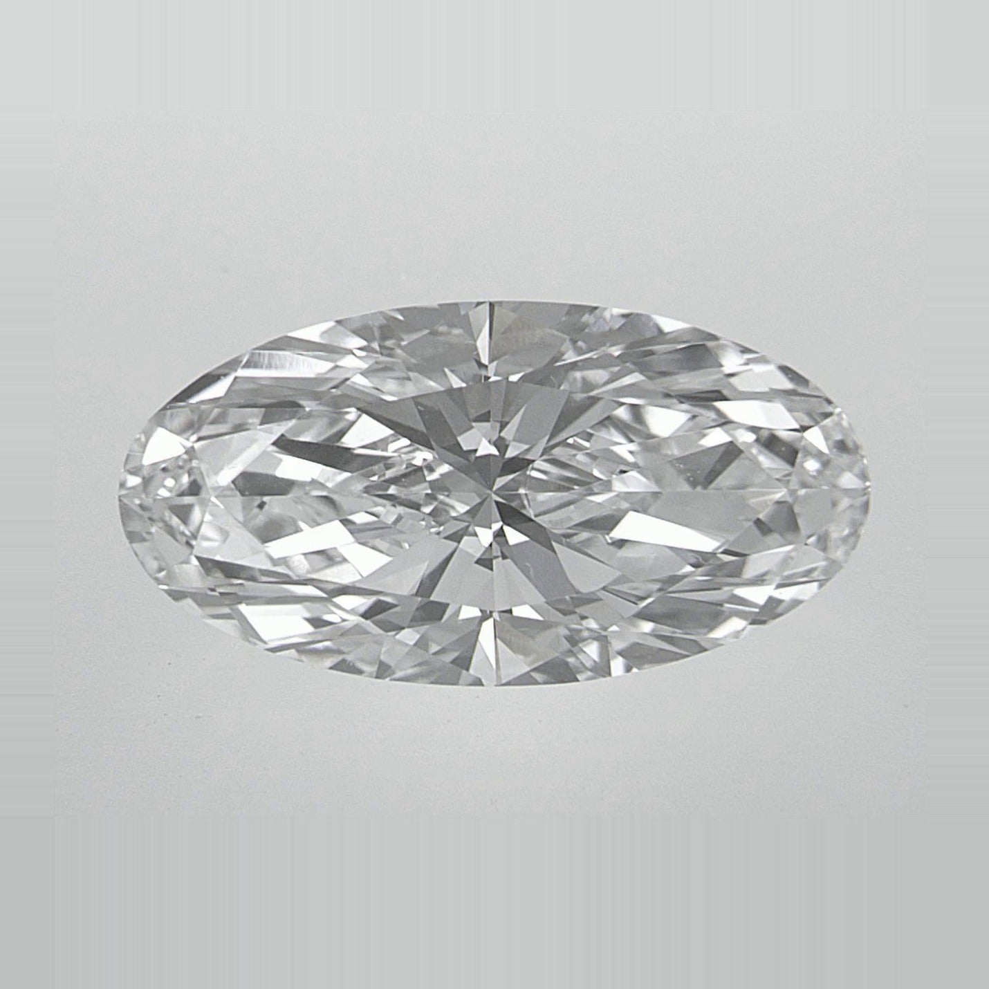 2.59 ct Lab-Grown Diamond – D VVS1 – Elongated Oval Cut – IGI Certified — Sapphire Row · cut7