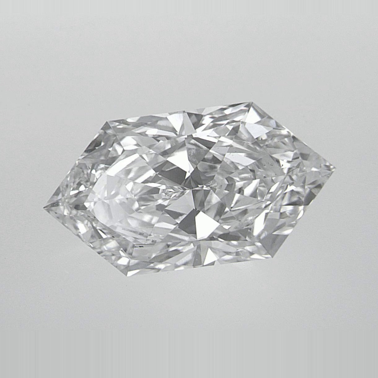 2.53 ct Lab-Grown Diamond – D VS1 – Elongated Hexagon Duchess Faceted-cut – IGI Certified — Sapphire Row · cut7