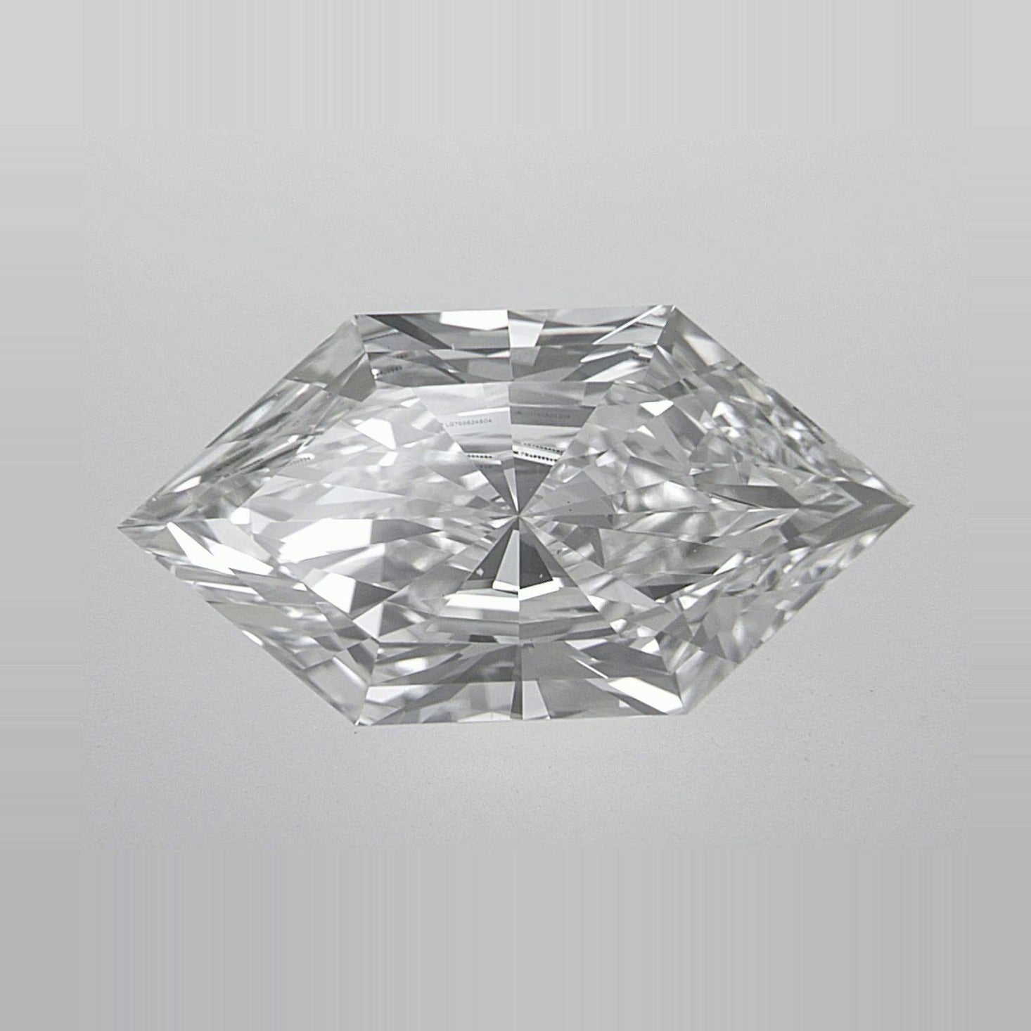 3.44 ct Lab-Grown Diamond – F VVS2 – Elongated Hexagon Duchess Faceted-cut – IGI Certified — Sapphire Row · cut7
