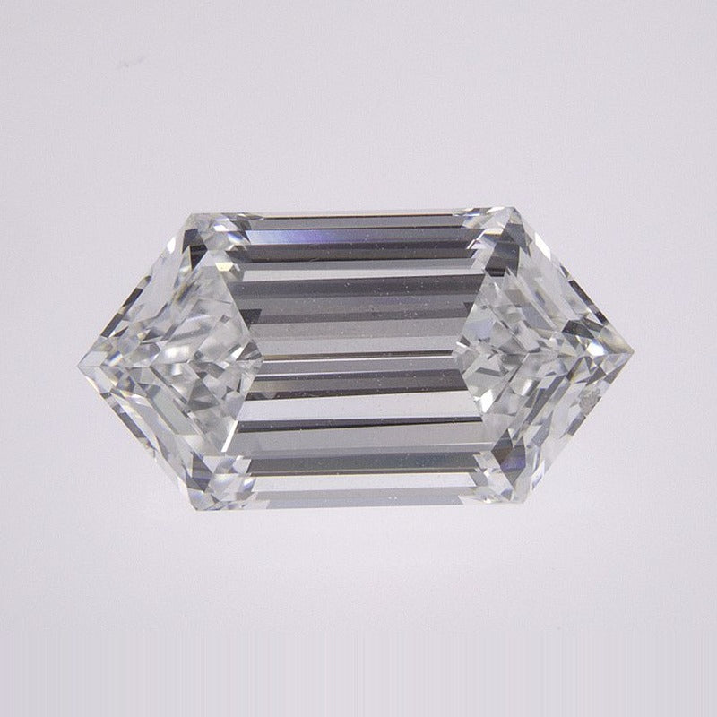 2.61 ct Lab-Grown Diamond – E VVS2 – Elongated Hexagon Duchess Step-cut – IGI Certified — Sapphire Row · cut7