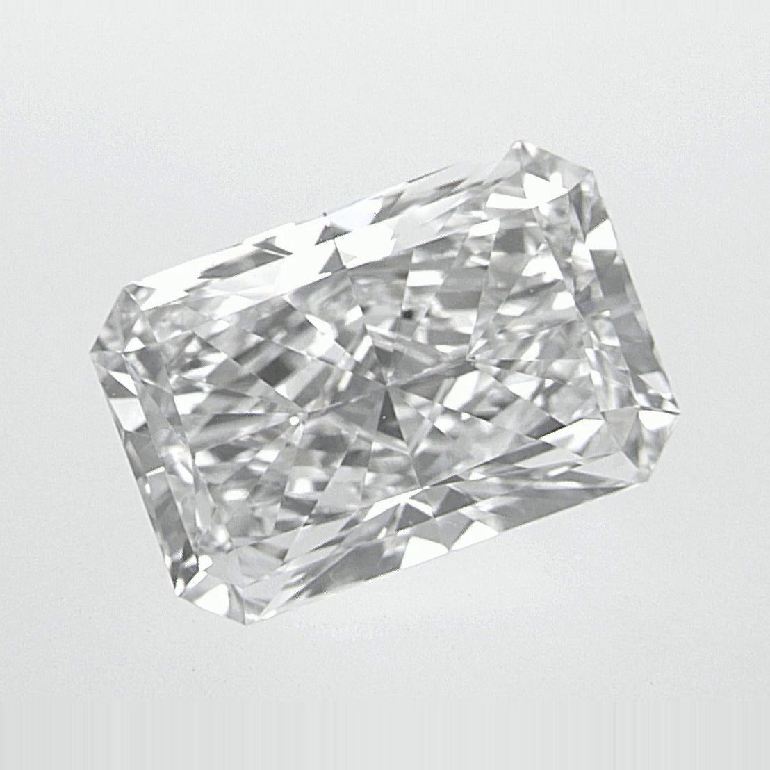 1.97 ct Lab-Grown Diamond – G VVS2 – Radiant Cut – IGI Certified — Sapphire Row · cut7