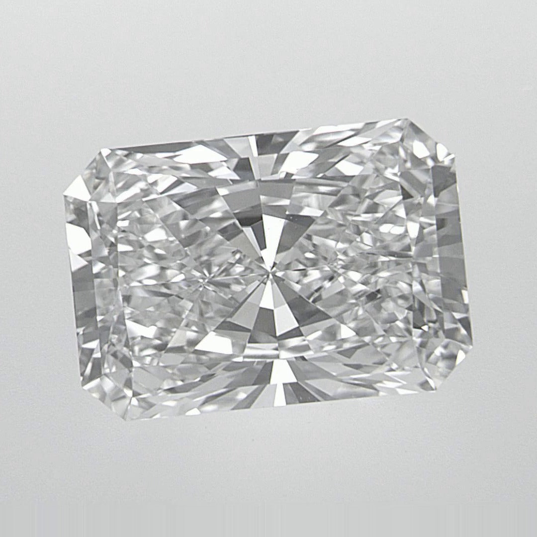 2.70 ct Lab-Grown Diamond – F VVS2 – Radiant Cut – IGI Certified — Sapphire Row · cut7