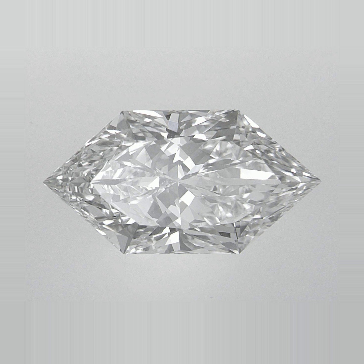 4.02 ct Lab-Grown Diamond – E VVS1 – Elongated Hexagon Duchess Faceted-cut – IGI Certified — Sapphire Row · cut7